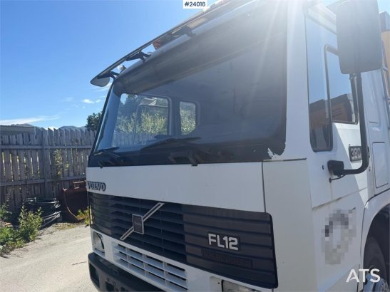 Volvo FL12 380 Tractor Unit with 2000 Vang Trailer FL12 380 Tractor Unit with 2000 Vang Trailer 1995 2 Tractor Units image 25