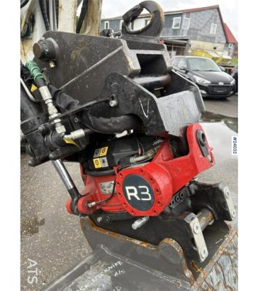 Takeuchi TB280FR excavator with grading bucket and rototilt TB280FR excavator with grading bucket and rototilt 2023 2 Craw...