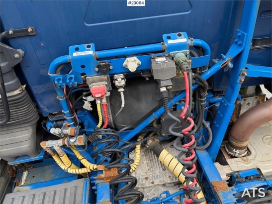 Volvo FH16 540 truck m/ 2006 Damm machine trailer 590 2008 2 Tractor Units image 25
