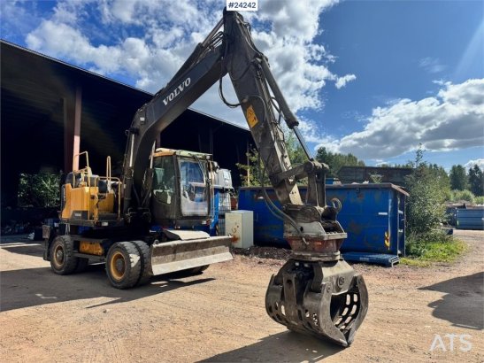 Volvo EW160E Wheeled Excavator w/ Elevating Cab and Grap EW160E Wheeled Excavator w/ Elevating Cab and Grap 2015 2 Wheeled...