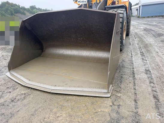Volvo L220H wheel loader w/ lever control, bucket and sc L220H wheel loader w/ lever control, bucket and sc 2023 2 Wheel L...