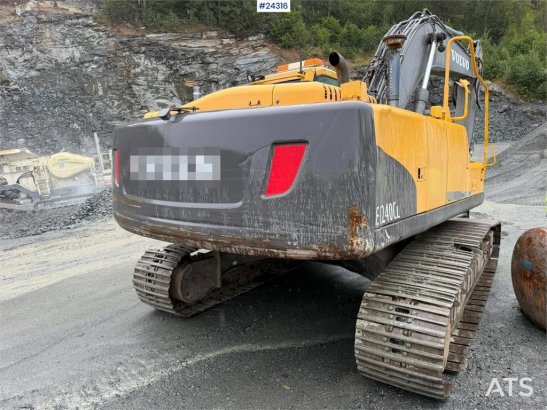 Volvo EC240CL excavator with a tooth bucket EC240CL excavator with a tooth bucket 2011 2 image 10