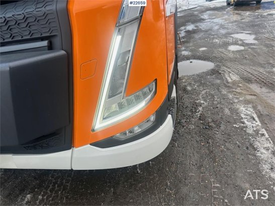 Volvo FH crane truck 8x2 w/ 95 t/m crane, jib and winch, 590 2024 2 Crane trucks image 25