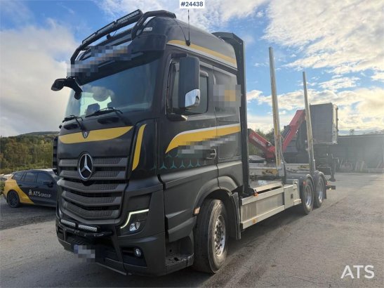 Mercedes-Benz Actros 6x4 timber truck with Epsilon M12L timber c Mercedes-Benz Actros 6x4 timber truck with Epsilon M12L t...