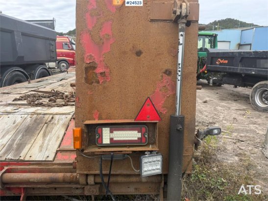 U LTU 3 Tri-axle machinery trailer with hydraulic U LTU 3 Tri-axle machinery trailer with hydraulic 2002 2 Lowloader trail...