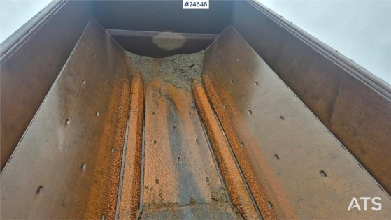 Volvo A25E Dumper with White Plates A25E Dumper with White Plates 2010 2 Dump Truck image 10