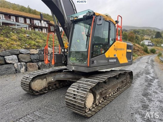 Volvo EC200EL Excavator with Steelwrist Rototilt and 2 B EC200EL Excavator with Steelwrist Rototilt and 2 B 2019 2 image 10