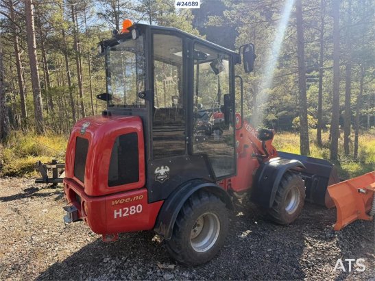 Heracles H280 Wheel Loader w/Snow Plow, Bucket and Pallet F Heracles H280 Wheel Loader w/Snow Plow, Bucket and Pallet F 20...