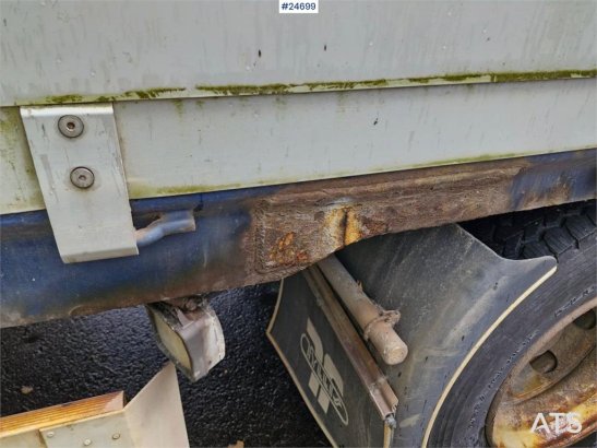 Tyllis 2 akslet Flatbed trailer – repair project with fol Tyllis 2 akslet Flatbed trailer – repair project with fol 2004 2...