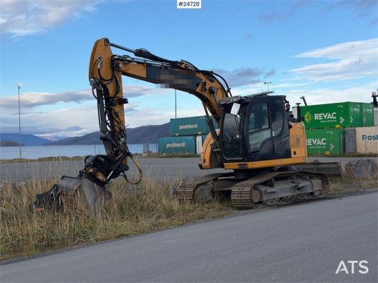 Liebherr R914 excavator with GPS, bucket, and tiltrotator. R914 excavator with GPS, bucket, and tiltrotator. 2019 2 Crawle...