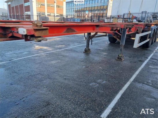 Fruehauf Container chassis for 20- and 40-Foot Containers Container chassis for 20- and 40-Foot Containers 2000 2 image 10