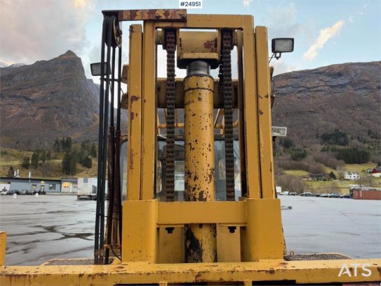Hyster Forklift with hydraulic forks – Needs repair Forklift with hydraulic forks – Needs repair 2 Forklift image 10