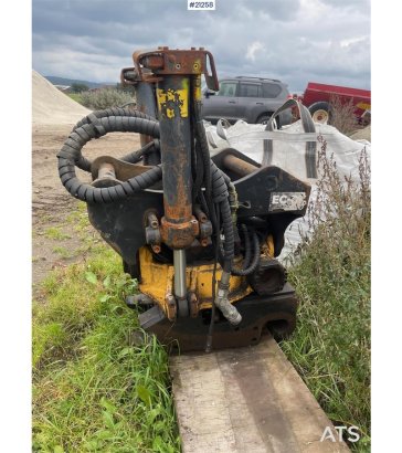 Hitachi ZX 190 LC-6 with Engcon rototilt og graveskuffe. ZX 190 LC-6 with Engcon rototilt og graveskuffe. 2018 2 Crawler E...