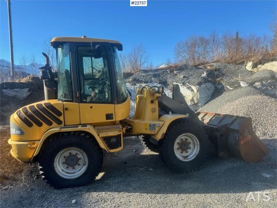 Volvo L35B wheel loader w/ bucket, pallet forks and new L35B wheel loader w/ bucket, pallet forks and new 2013 2 Wheel Loa...