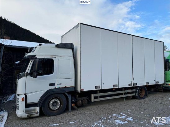Volvo FM9 340 4x2 box truck with full side opening and t FM9 340 4x2 box truck with full side opening and t 2005 2 image 26