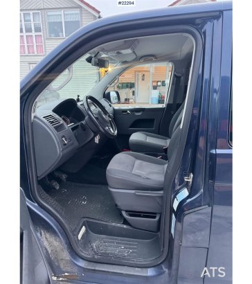 Volkswagen Caravelle – 7 seats with wheelchair lift Volkswagen Caravelle – 7 seats with wheelchair lift 2013 2 image 86