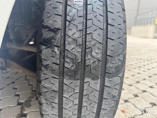 Ford Transit 4x2 Van with 2 Sets of Tires Transit 4x2 Van with 2 Sets of Tires 2016 2 Small Vans image 71