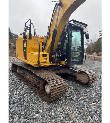 CAT 313FL crawler excavator with 2 buckets, tiltrotato 26 2017 2 Crawler Excavators image 11