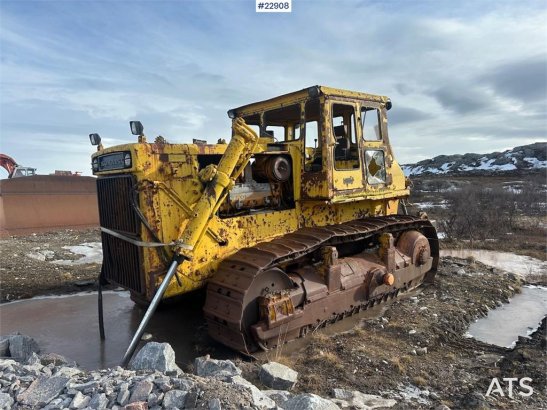 Komatsu D355-3 A dozer w/ ripper and cutter D355-3 A dozer w/ ripper and cutter 1976 2 Dozers image 11