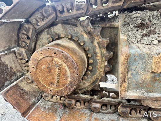 Liebherr R922 crawler excavator with digging bucket and 201 R922 crawler excavator with digging bucket and 201 2014 2 Craw...