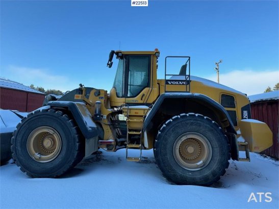 Volvo L250H Wheel Loader with bucket – gearbox needs rep L250H Wheel Loader with bucket – gearbox needs rep 2015 2 Wheel L...