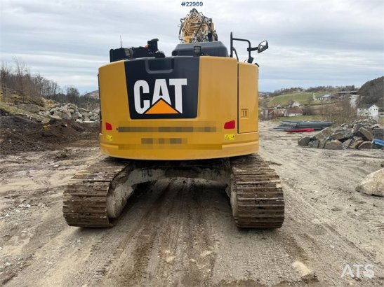 CAT 325FLCR with Engcon rototilt and grading bucket 38 2018 2 Crawler Excavators image 11