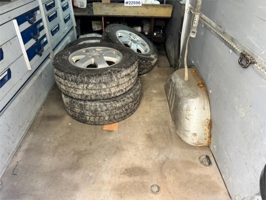 Mercedes-Benz Sprinter 319 with interior and 2 sets of tires Sprinter 319 with interior and 2 sets of tires 2009 2 Small V...