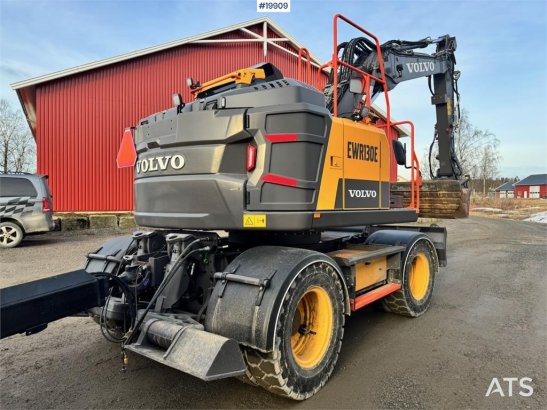 Volvo EWR130 Wheel Excavator w/ Rototilt and 2 buckets. EWR130 Wheel Excavator w/ Rototilt and 2 buckets. 2024 2 Crawler E...