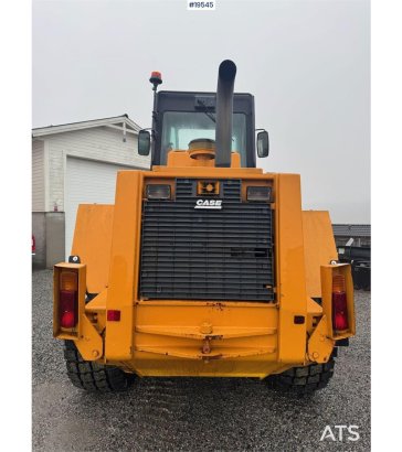 CASE 721B Wheel Loader with bucket 721B Wheel Loader with bucket 1995 2 Wheel Loaders image 41