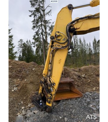 New Holland 235 Crawler Excavator w/ grading bucket 235 Crawler Excavator w/ grading bucket 2006 2 Crawler Excavators imag...