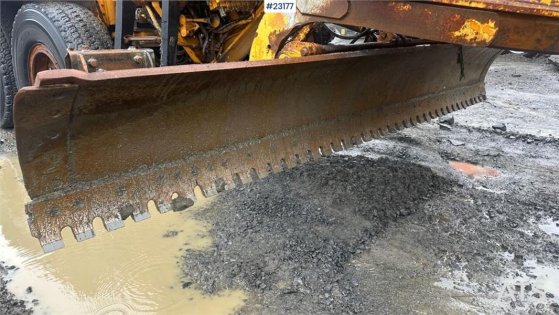 CAT 140G grader. WATCH VIDEO 483 1995 2 Motor graders image 11