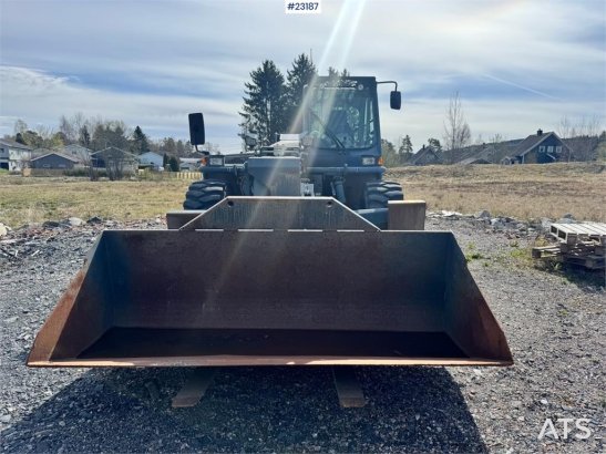 Merlo P40.17 telehandler w/ bucket – pallet forks – jib P40.17 telehandler w/ bucket – pallet forks – jib 2014 2 Wheel Loa...