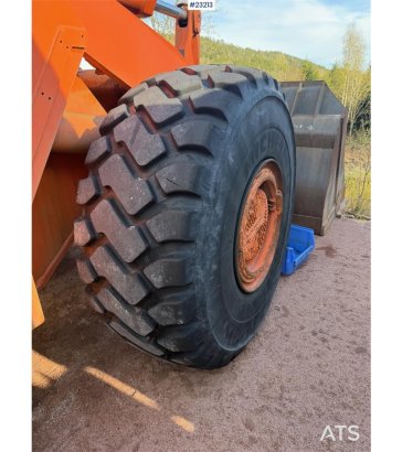 Fiat-Hitachi wheel loader with bucket Fiat-Hitachi wheel loader with bucket 1996 2 Wheel Loaders image 11