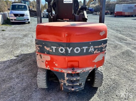 Toyota 7FBMF25 Forklift – Electric 7FBMF25 Forklift – Electric 2013 2 Forklift image 11