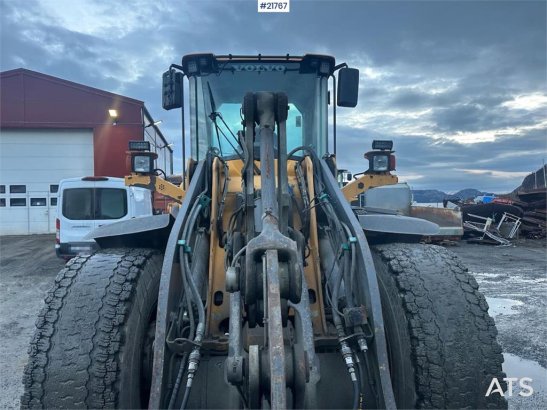 Volvo L90F wheel loader w/ Volvo gravel bucket. WATCH VI 10140 2011 2 Wheel Loaders image 11