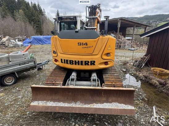 Liebherr R914 Compact crawler excavator with VA boom, 2 buc R914 Compact crawler excavator with VA boom, 2 buc 2018 2 Craw...