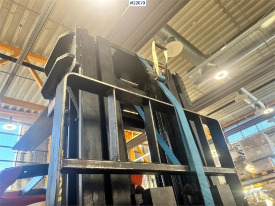 Rocla S16 reach truck with charger Rocla S16 reach truck with charger 2001 2 Forklift image 56