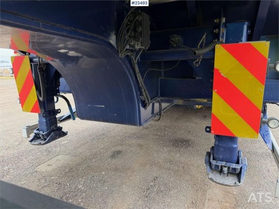 Istrail 3 axle machine trailer w/ 2 sets of tires, boom, t Istrail 3 axle machine trailer w/ 2 sets of tires, boom, t 2013...