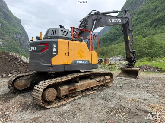 Volvo ECR355EL excavator with bucket, rototilt, and GPS ECR355EL excavator with bucket, rototilt, and GPS 2018 2 Crawler E...