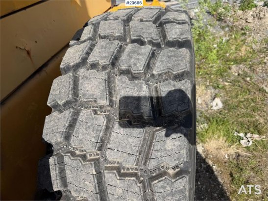 Volvo L50C wheel loader with bucket, good tires and over L50C wheel loader with bucket, good tires and over 1997 2 Wheel L...