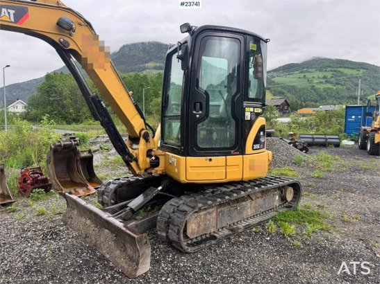 CAT 305C 20 2010 2 image 11