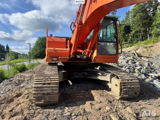 Daewoo S250LC-V Excavator with Digging Bucket WATCH VIDEO Daewoo S250LC-V Excavator with Digging Bucket WATCH VIDEO 2001 2...