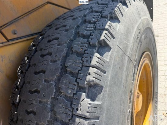 Volvo L70F wheel loader w/ weight. WATCH VIDEO L70F wheel loader w/ weight. WATCH VIDEO 2008 2 Wheel Loaders image 11