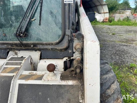 Bobcat 763 Skid-Steer Loader with Bucket, Grapple and Pal 763 Skid-Steer Loader with Bucket, Grapple and Pal 2003 2 image 11