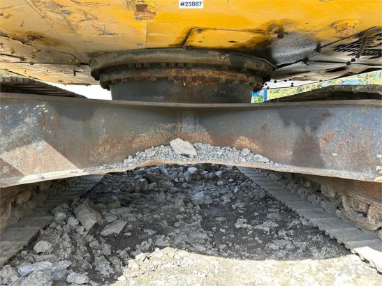 Komatsu PC228 LC-8 Excavator with tilt, grading bucket and PC228 LC-8 Excavator with tilt, grading bucket and 2013 2 Crawl...
