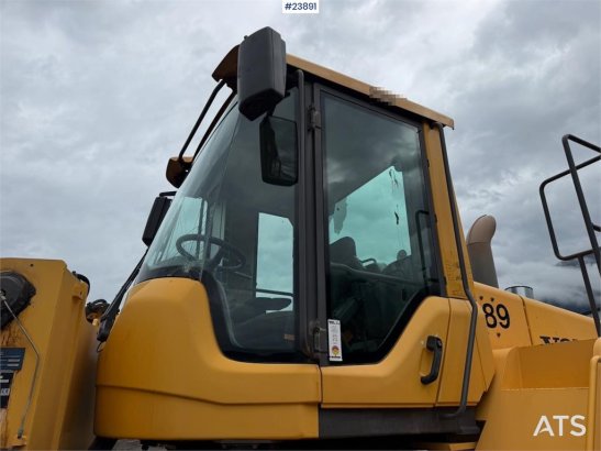 Volvo L180F Wheel loader with bucket L180F Wheel loader with bucket 2008 2 Wheel Loaders image 26