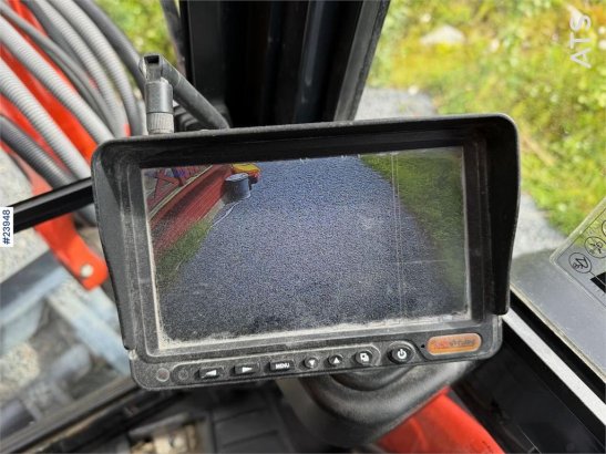 Kubota U35-3 mini excavator with 3 buckets, rototilt, and U35-3 mini excavator with 3 buckets, rototilt, and 2017 2 image 11