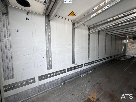 Schmitz Cargobull box semi-trailer with Carrier refrigeration unit. Schmitz Cargobull box semi-trailer with Carrier refrig...