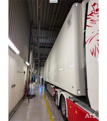 Ekeri T3-K 3 axle closed semi trailer w/ full side openi Ekeri T3-K 3 axle closed semi trailer w/ full side openi 2014 2 i...