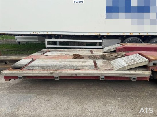 Broshuis Machine Semi-Trailer – with hydraulic loading ramp Broshuis Machine Semi-Trailer – with hydraulic loading ramp 20...